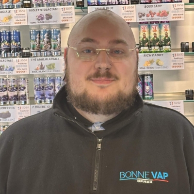 Corentin, conseiller de la boutique Bonne Vap Remiremont