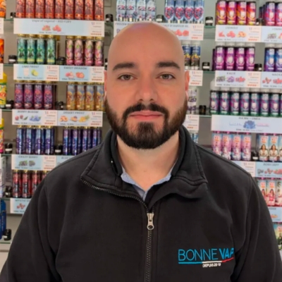 Jason, conseiller de la boutique Bonne Vap Frouard