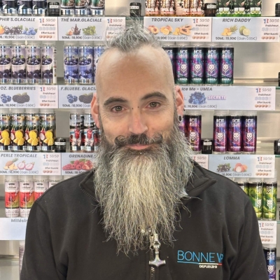 Ludovic, conseiller de la boutique Bonne Vap Remiremont