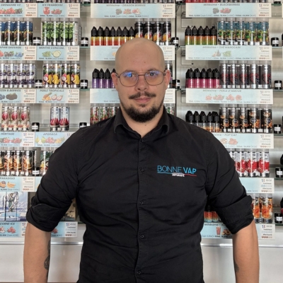 Christopher, conseiller spécialisé de la boutique Bonne Vap Mont-Saint-Martin