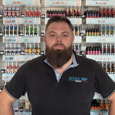 Amaury, conseiller spécialisé de la boutique Bonne Vap Mont-Saint-Martin