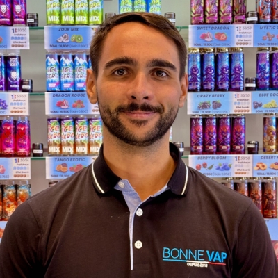Axel, conseiller de la boutique Bonne Vap Neuves-Maisons