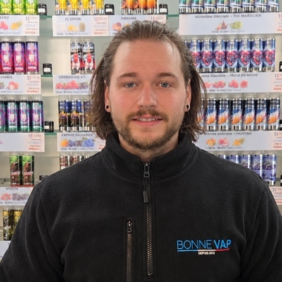 Nathan, conseiller spécialisé de la boutique Bonne Vap Laxou