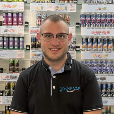 Thomas, conseiller spécialisé de la boutique Bonne Vap Laxou